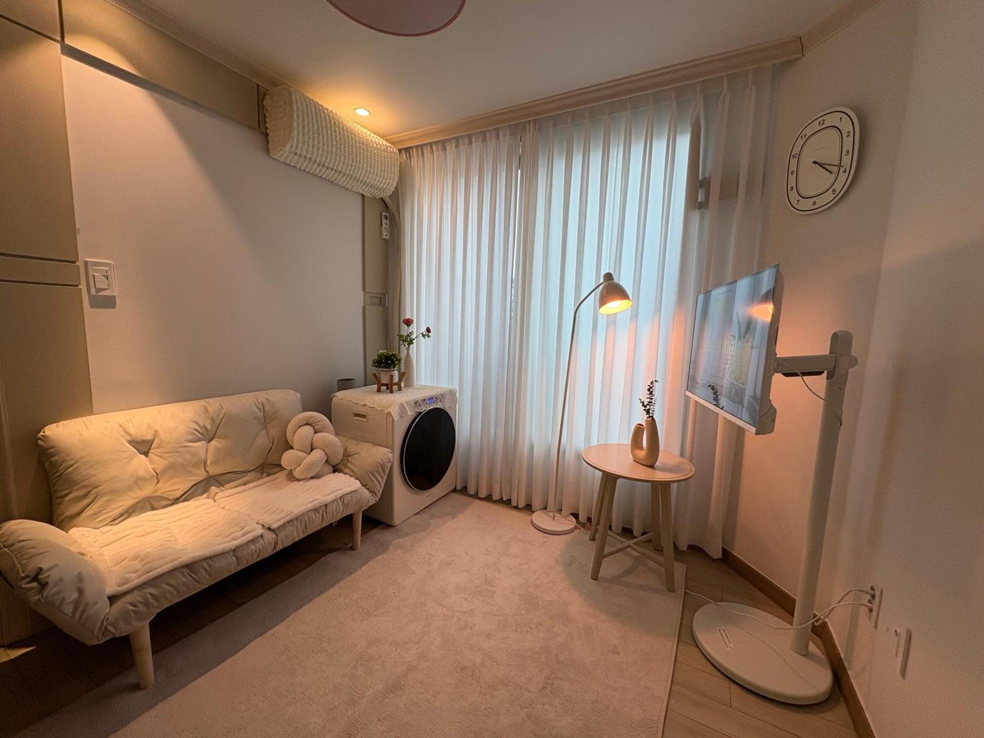 The Urban Oasis Hongdae Apartment *