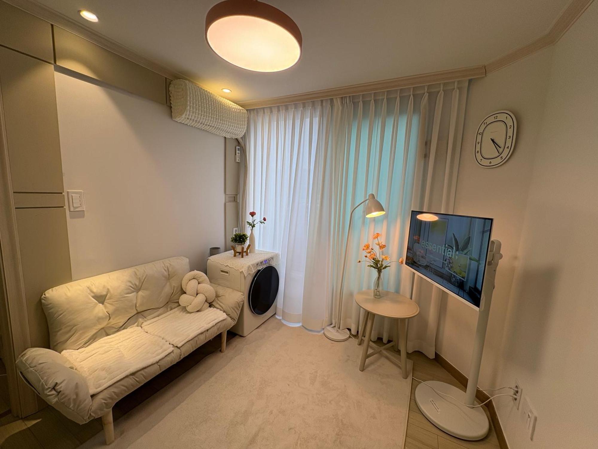 The Urban Oasis Hongdae * Seoul