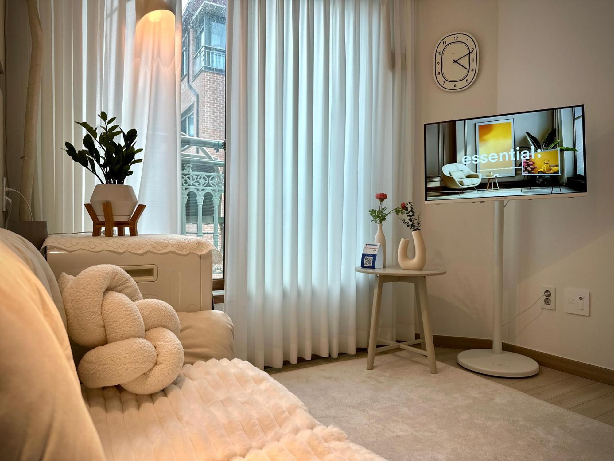 The Urban Oasis Hongdae Apartment Seoul